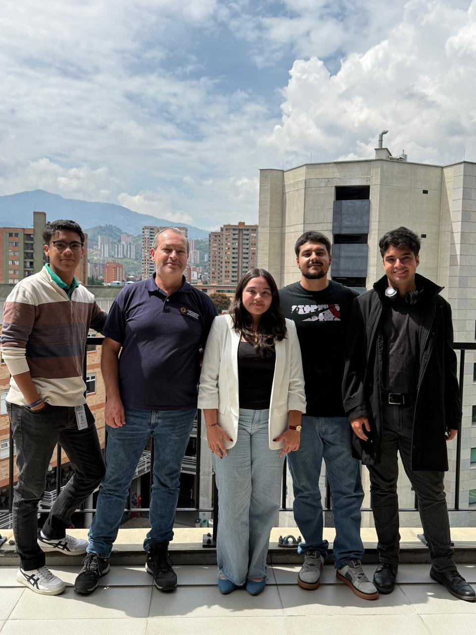 Estudiante y profesor foto completa