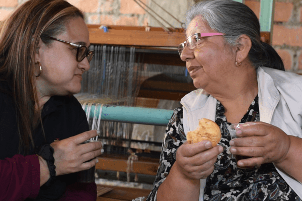 Mujeres hablando