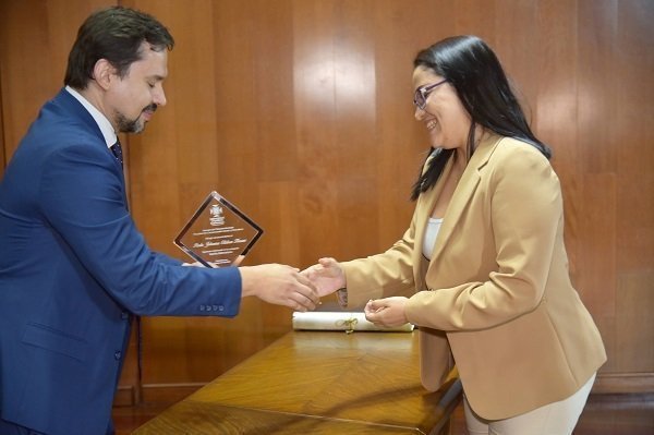 Reconocimiento Egresados Facultad de Comunicación Social y Periodismo en 25 Aniversario 