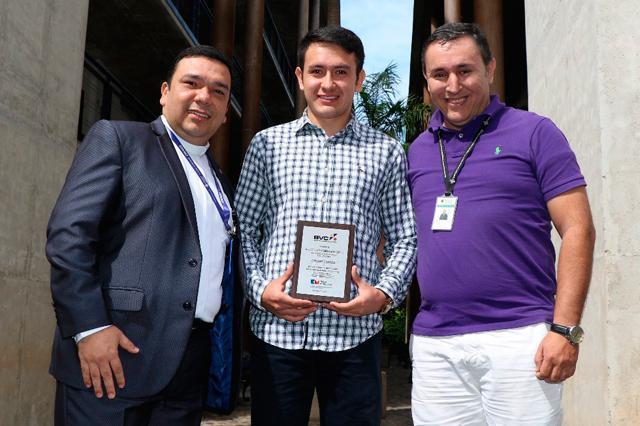 Estudiante de VI semestre de Administración de Empresas UPB Bucaramanga, Campeón del concurso Bolsa Millonaria