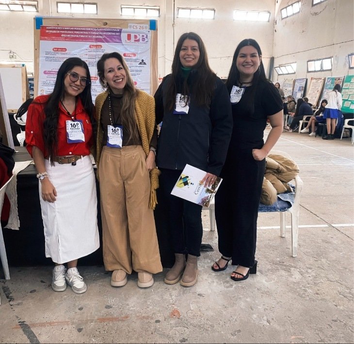 Estudiantes en el sismposio