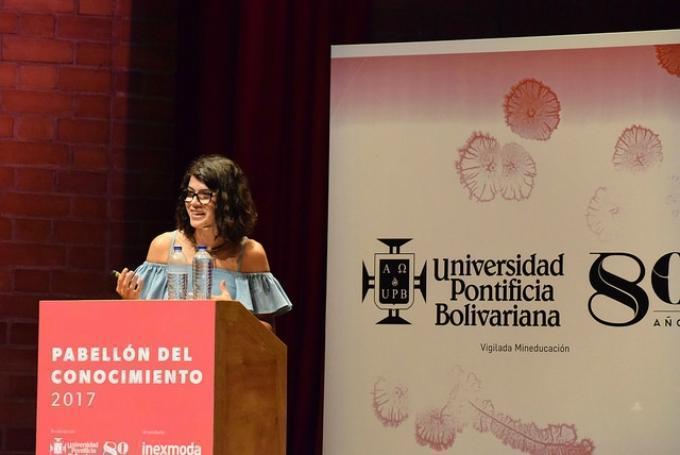 Sueli Pereira hablando de las últimas tendencias del denim