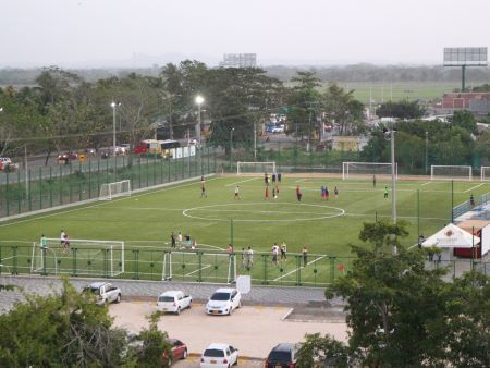 Cancha sintética de fútbol 11 - UPB Montería