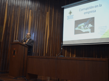 Ponencia sobre corrupción en empresa