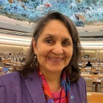 Foto frontal de Adriana Velásquez