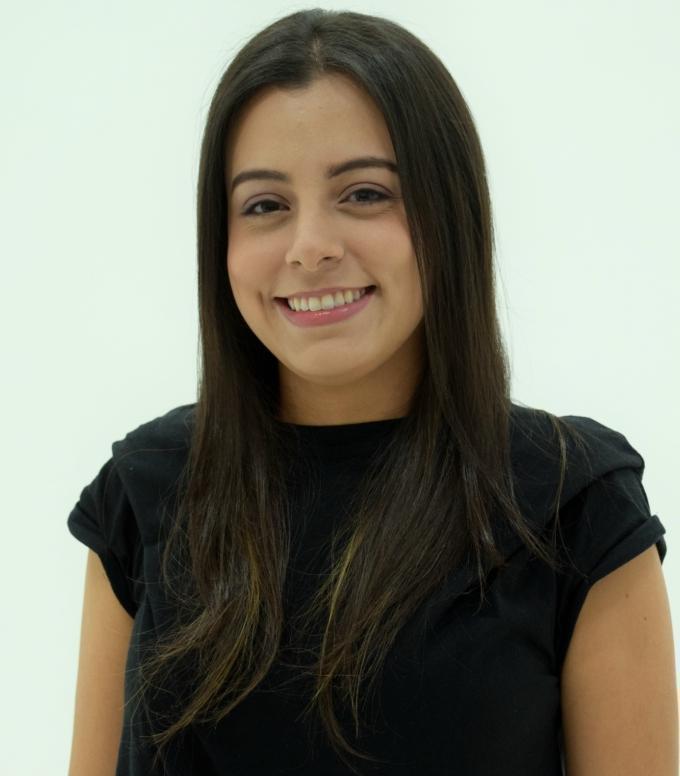 Ana Villa,estudiante nominada  a cromos