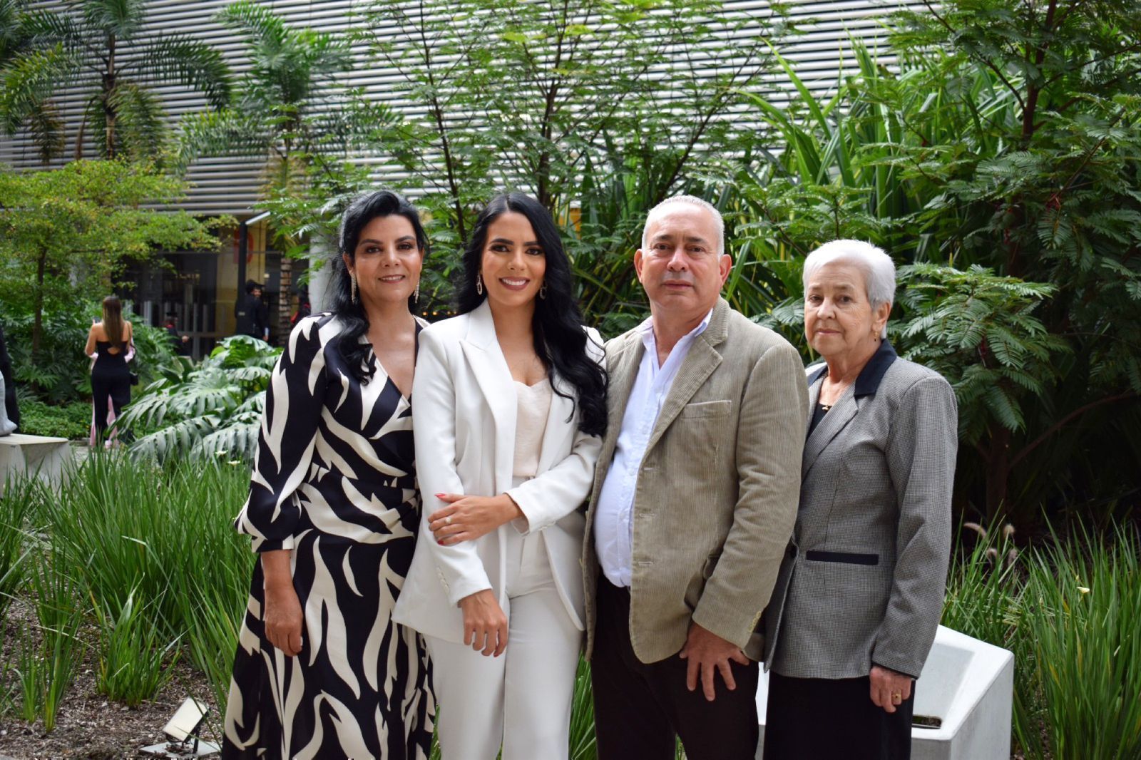 Manuela castaño con su familia 