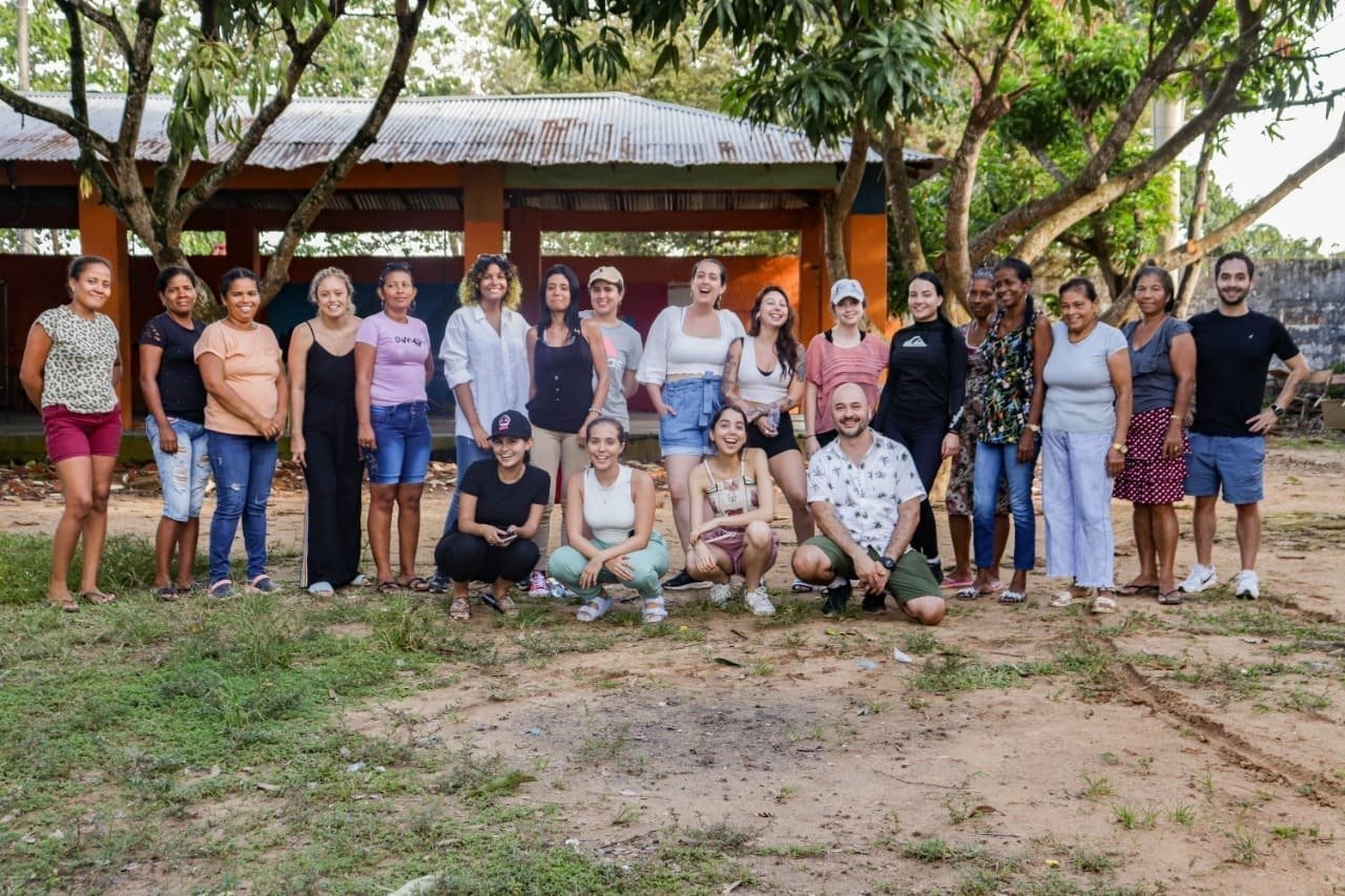 Artesanos, estudiantes y docentes en el Cedro, Ayapel