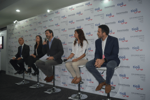 El vicerrector académico de la UPB, Álvaro Gómez Fernández, participó en la rueda de prensa de cierre