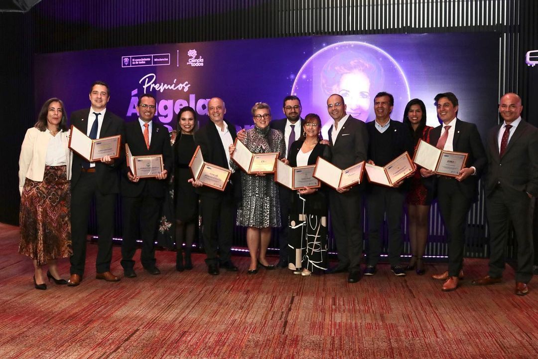 Galardonados en los premios Ángela Restrepo Moreno.