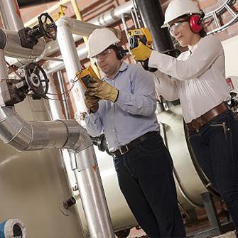 ingenieros mecánicos Trabajando 