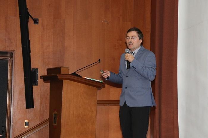 Kalman Kalotay, profesor honorario de la Conferencia de las Naciones Unidas, en el marco del 2° Congreso 