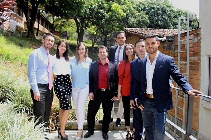 Comité organizador del IV Curso de Actualización en Cirugía General para médicos generales, grupo de residentes del post grado "Cirugía General" de la UPB.