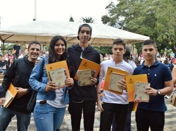 Estudiantes posando en jornadas de inducción