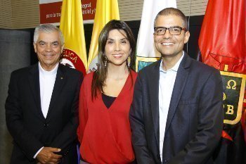 Ministra de educación entrega acreditación multicampus a UPB