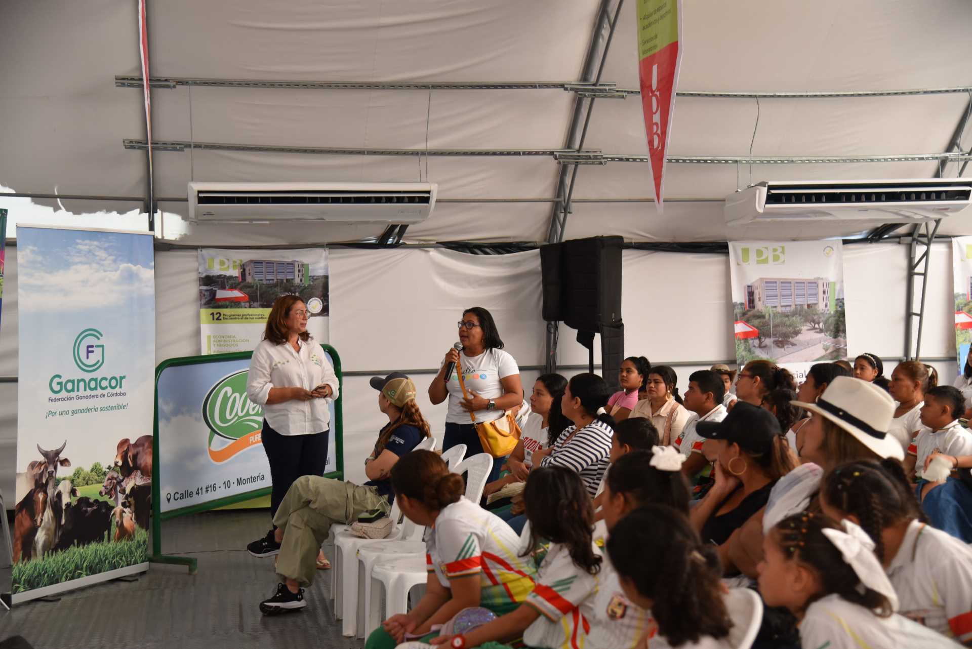 Charla: Acompañamiento con mascotas enfocadas en la prevención de bullying en Alianzas que Construyen