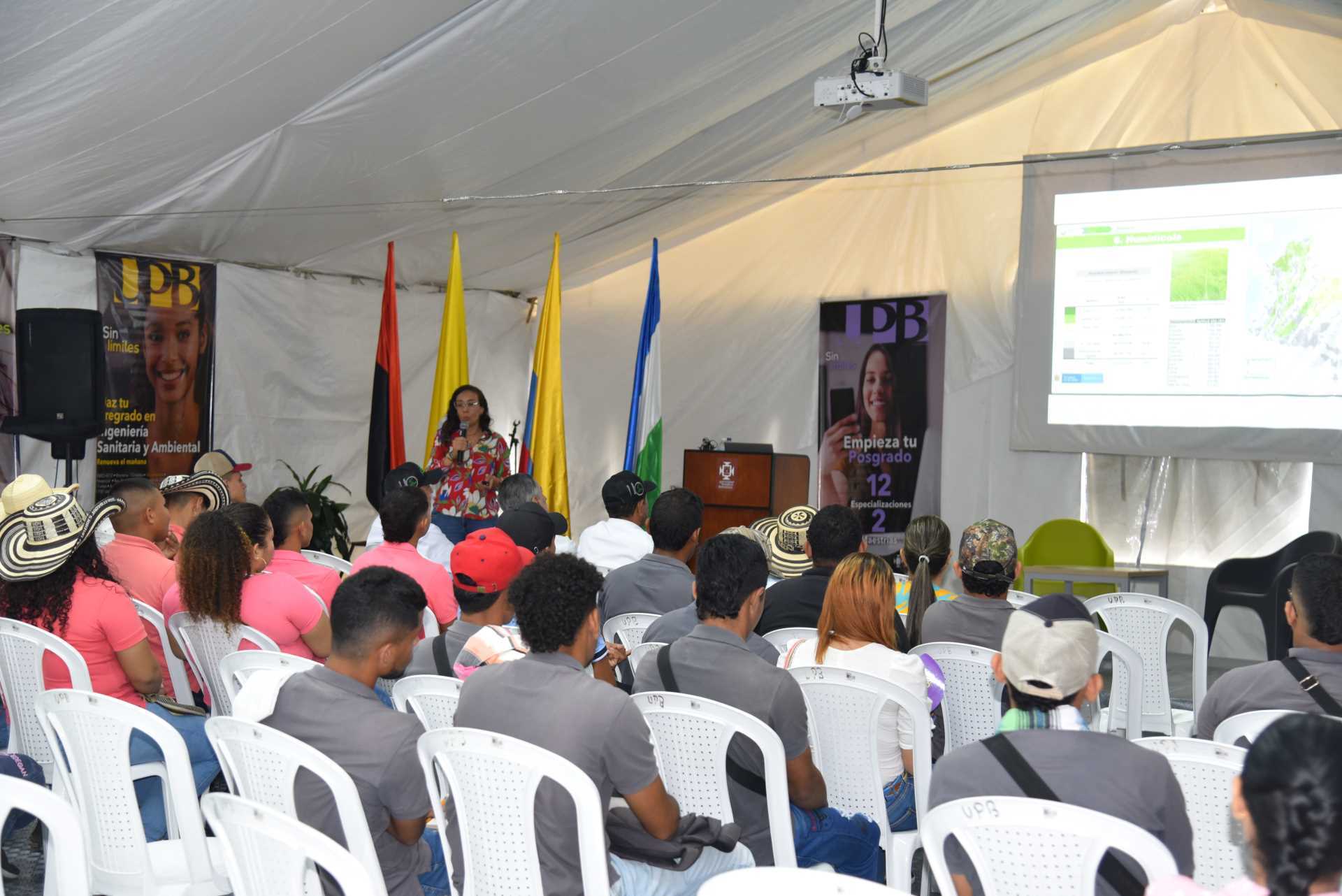 Carpa académica Alianzas que Construyen en su versión número ocho