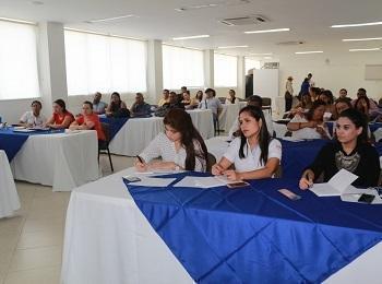 Cómo hacer periodismo que transforme y construya Paz