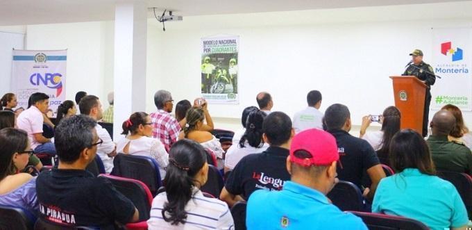 El comandante de la Policía Metropolitana de Montería, Carlos Rojas, puso a disposición la línea telefónica 123 para resolver inquietudes. Crédito de foto: Alcaldía.