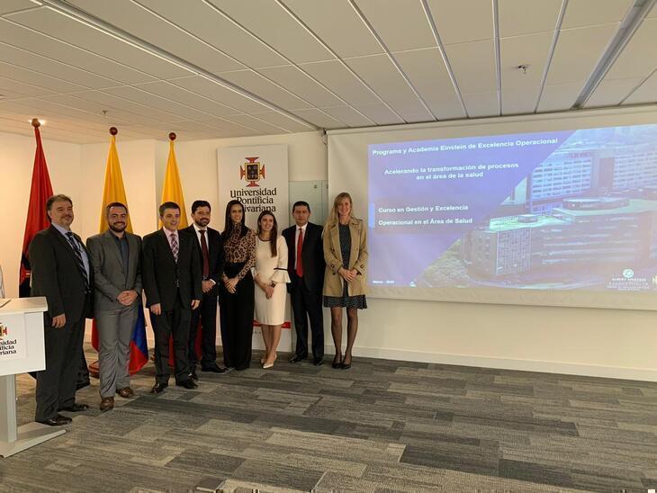 Presentación del curso en Bogotá, Colombia.