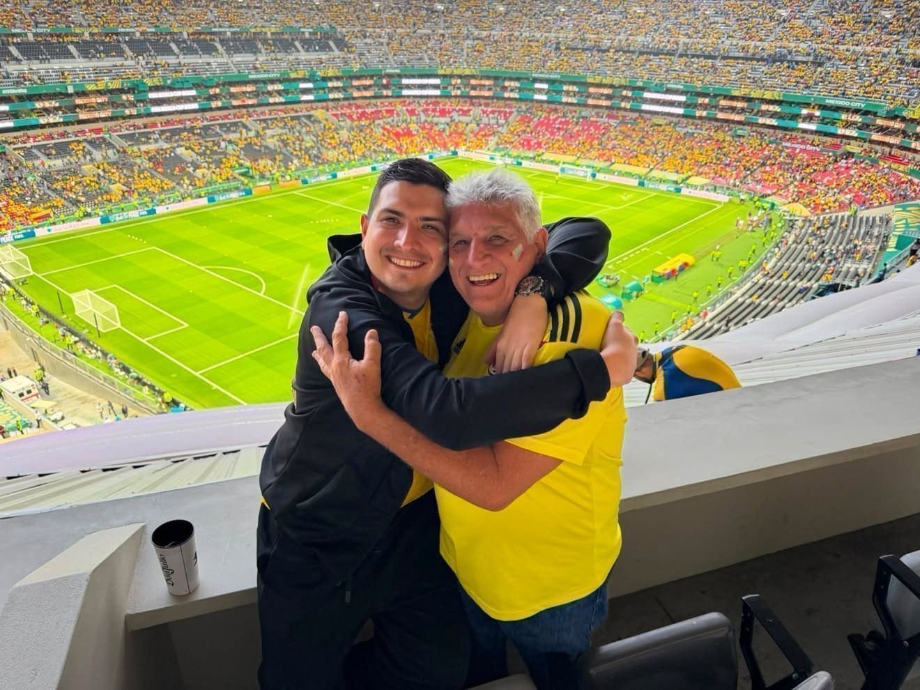 Sergio Hoyos y su padre cumplirán en 2026 el sueño de acompañar a la Selección Colombia en una Copa Mundial, una meta que han construido durante años.