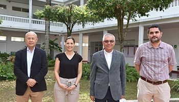 Vicerrector General, Luis Eduardo Gómez Álvarez y la Vicerrectora de Investigación Ana Cecilia Escudero Atehortúa; Rector General Pbro. Julio Jairo Ceballos Sepúlveda y el Vicerrector Académico de la Seccional Montería Roger Goéz Gutiérrez   