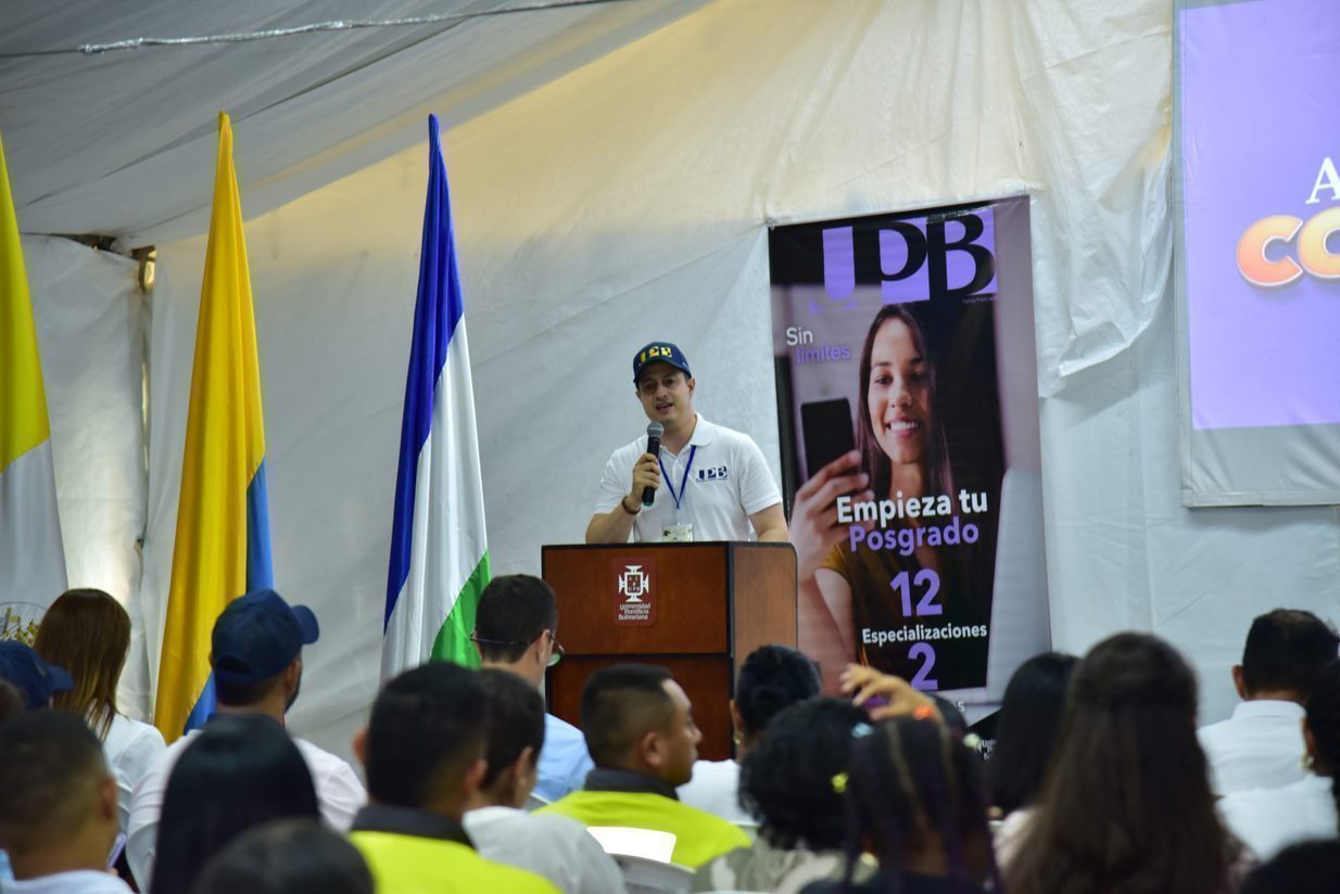 En el acto de apertura el rector de la Seccional, Juan Camilo Restrepo Tamayo, realizó las palabras que oficialmente dan inicio a las jornadas académicas que tendrá la carpa por estos cuatro días de feria