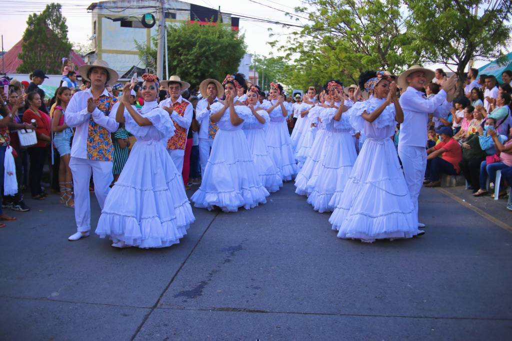 UPB ocupó Primer Lugar en la categoría Tradicional de la Parada Folclórica 