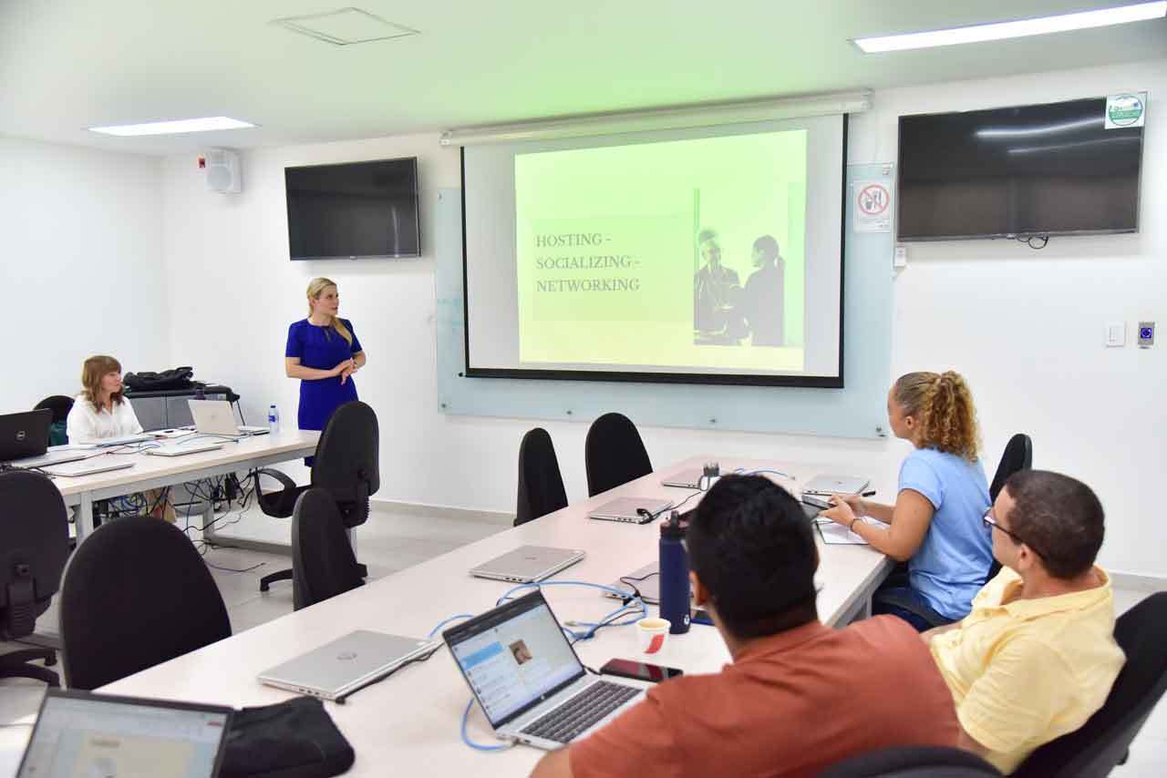 Docentes de Letonia en medio del curso de enseñanza de inglés