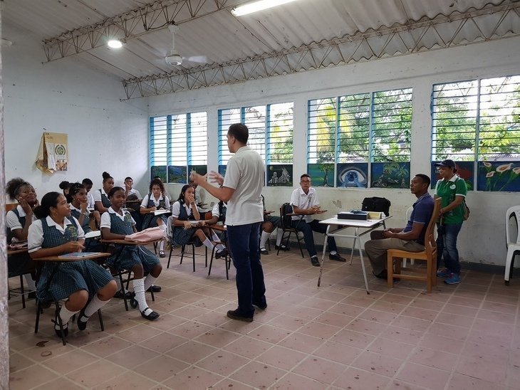 La educación virtual es clave para el desarrollo de habilidades científicas en regiones apartadas. 