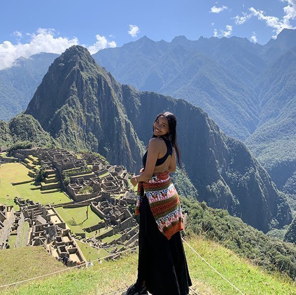 Yaris Dainara Blanco Hoyos, estudiante de Derecho desde Perú