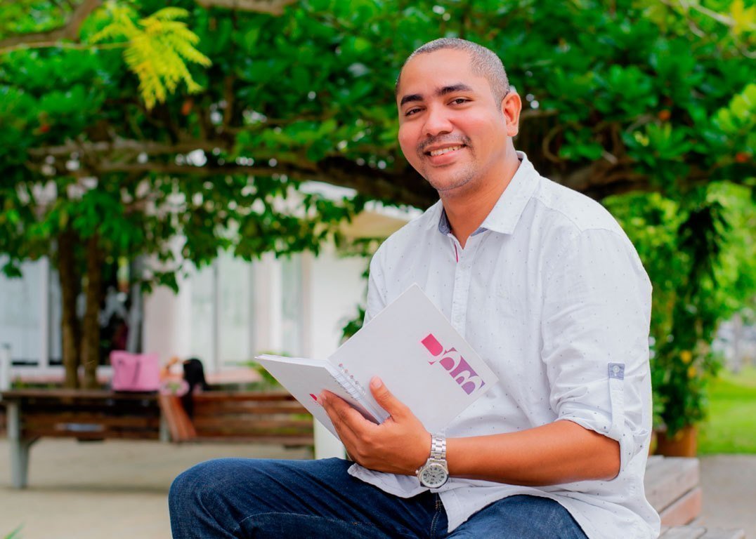 Estudiante de posgrado de la UPB Seccional Montería departiendo en áreas c