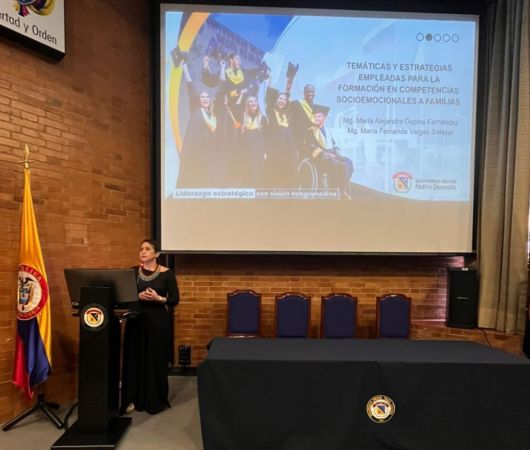 Presentación en congreso, intervención de la docente María Fernanda Vargas
