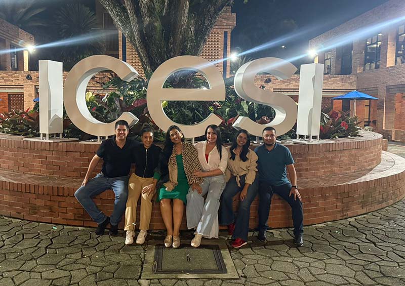 Estudiantes en visita a la Universidad ICESI
