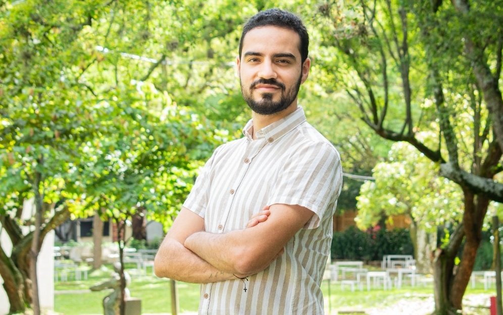 Santiago Burbano Orozco, egresado y actual empleado de la UPB.