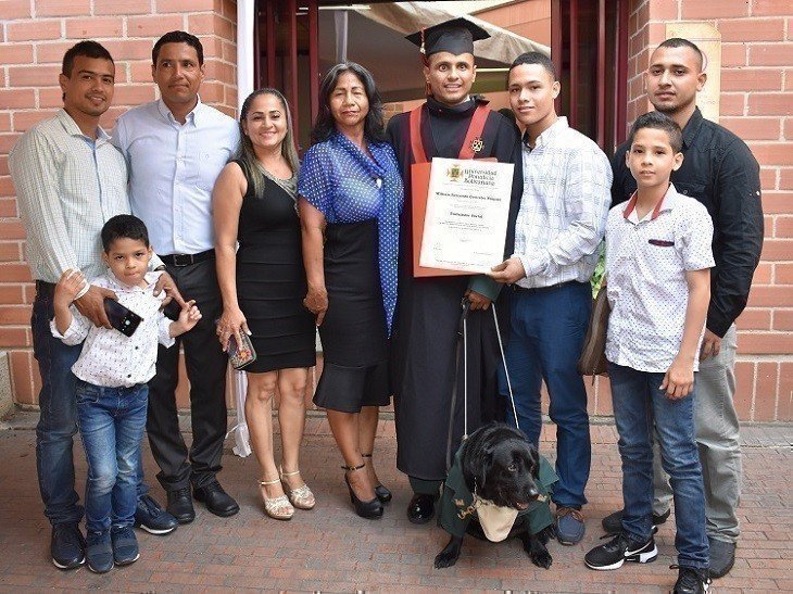 William con su familia