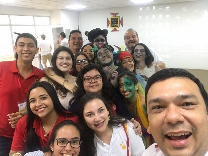 foto tipo interna Lideres