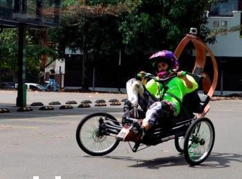 Triciclo tipo VTH en competencia