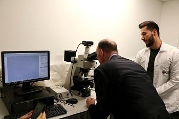 Banco Mundial visita a la UPB para conocer avances de NanoBioCáncer