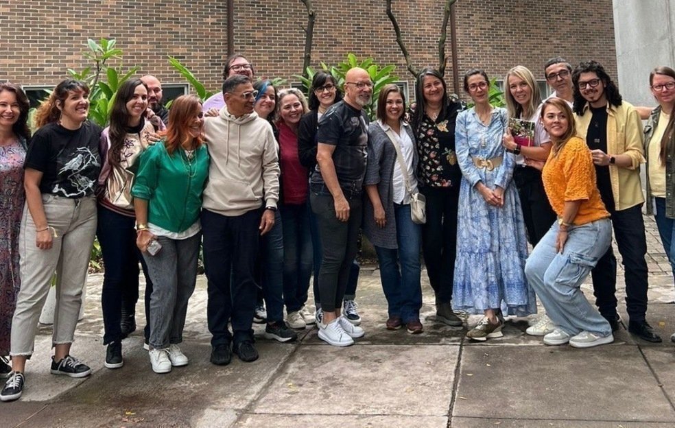 Grupo de docentes en Campus UPB