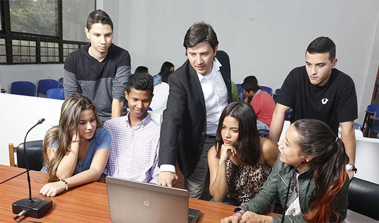 Estudiantes de la Universidad comparten sus razones para estudiar Derecho en la UPB